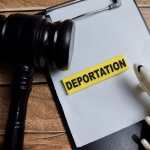 Un tribunal de apelaciones autorizó al Gobierno de Donald Trump a reanudar las deportaciones aceleradas en todo Estados Unidos. (Foto Prensa Libre: Shutterstock)