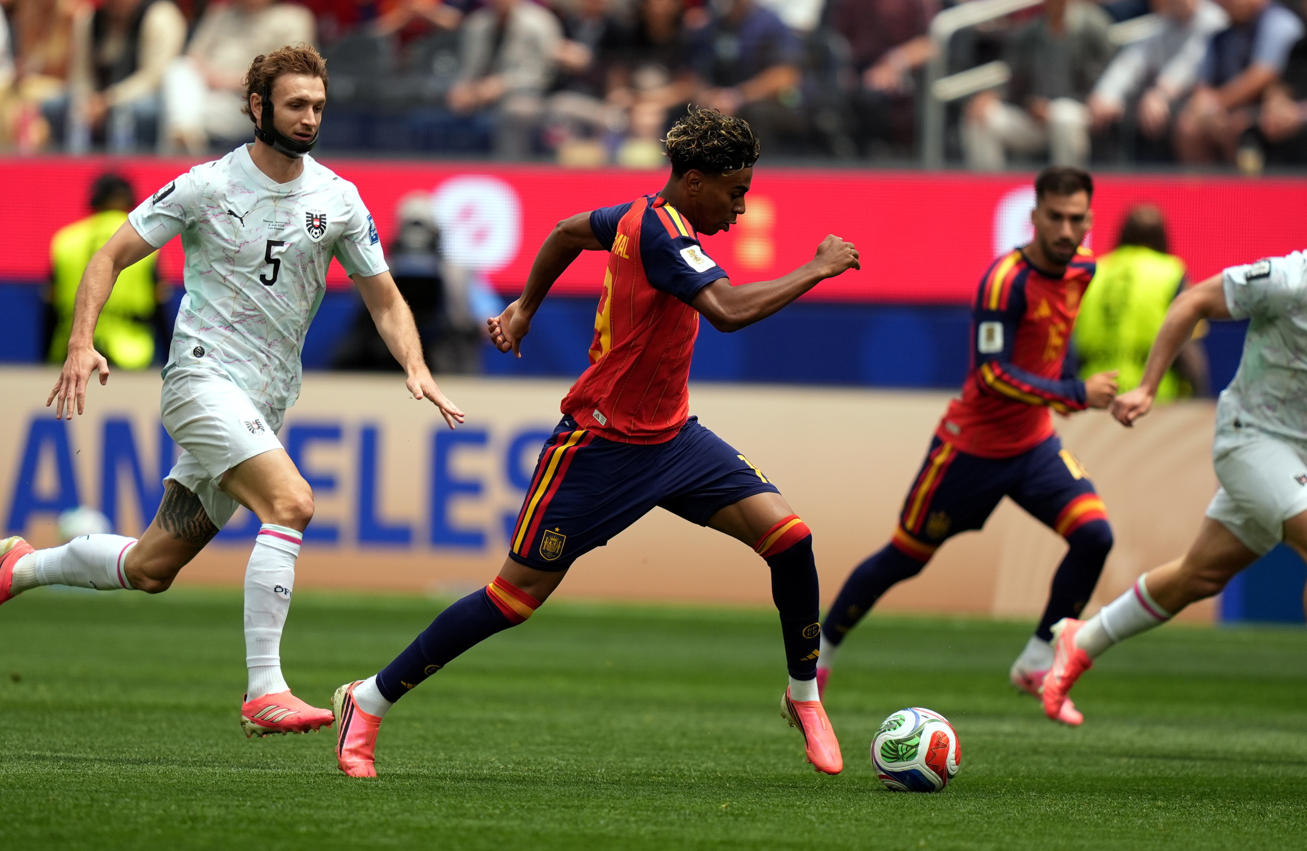 INGLEWOOD (United States), 02/07/2026.- Lamine Yamal of Spain in action during the FIFA World Cup 2026 Round of 32 match Spain against Austria, in Los Angeles, USA, 02 July 2026. (España) EFE/EPA/SCOTT STRAZZANTE