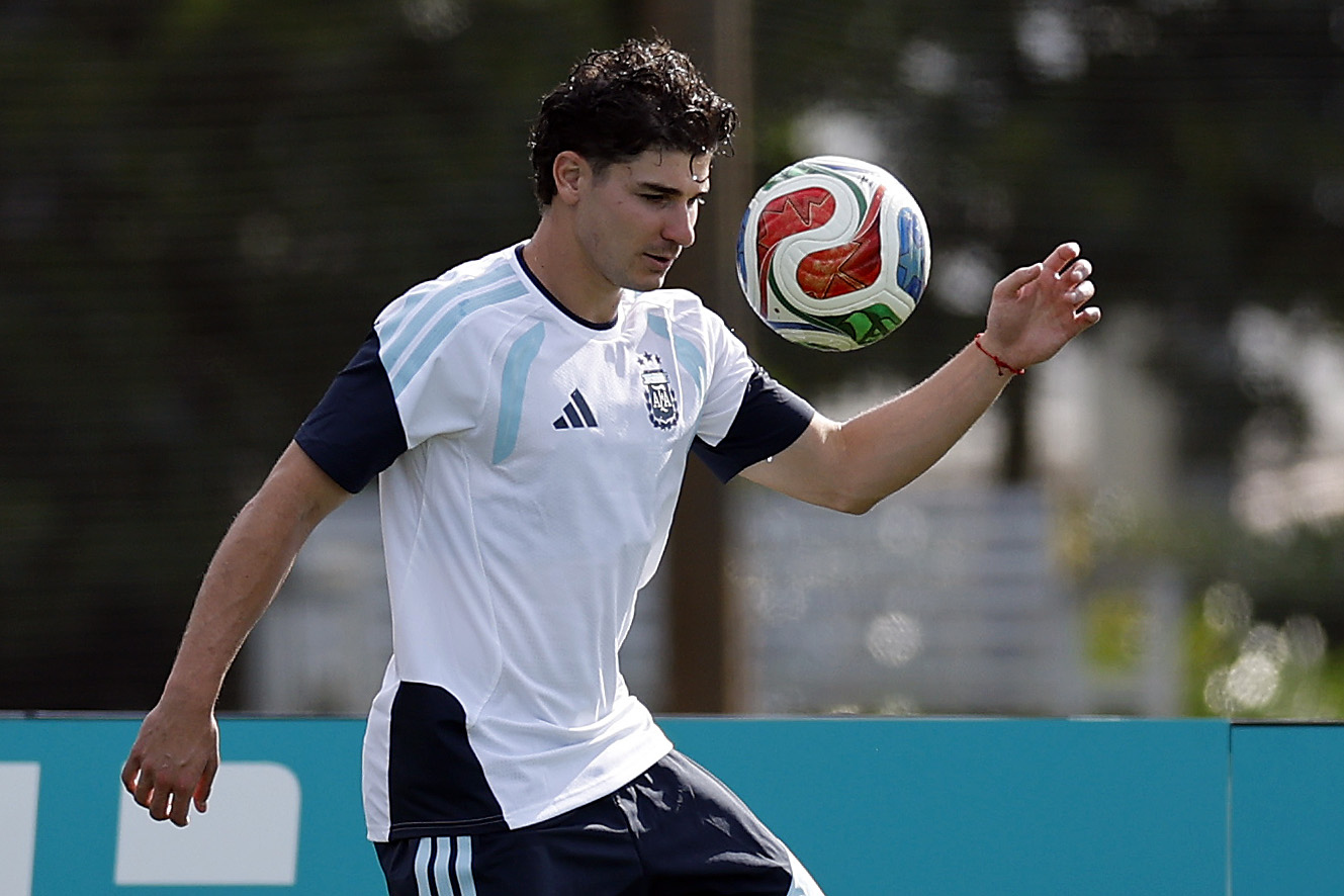 Julian Álvarez de Argentina. (Foto Prensa Libre: EFE/Alberto Estévez).