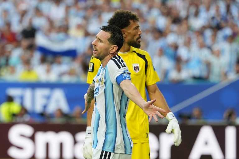 Vozinha sorprende; Messi, Mbappé y Haaland lideran el once ideal del Mundial 2