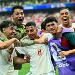 HOUSTON (United States), 04/07/2026.- Azzedine Ounahi of Morocco (C) celebrates with teammates scoring the 2-0 during the FIFA World Cup 2026 Round of 16 match Canada against Morocco, in Houston, USA, 04 July 2026. (Marruecos) EFE/EPA/SAM WASSON