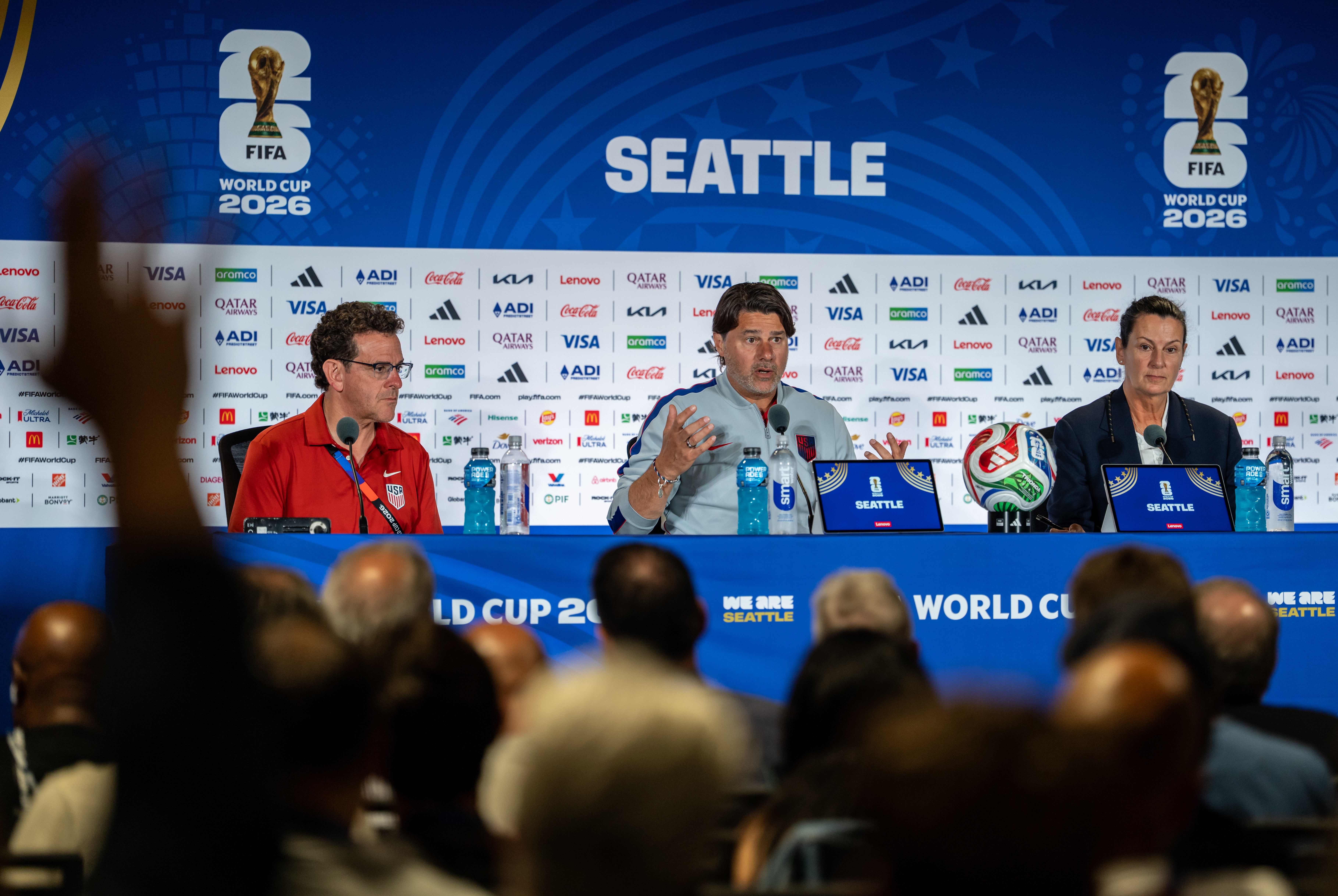 SEATTLE (United States), 06/07/2026.- United States head coach Mauricio Pochettino (C) speaks during a press conference ahead of the FIFA World Cup 2026 Round of 16 match between the USA and Belgium, in Seattle, Washington State, USA, 05 July 2026. USA and Belgium will face each other on 06 July in Seattle. (Bélgica, Estados Unidos) EFE/EPA/STEPHEN BRASHEAR