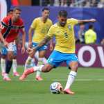 AMDEP8182. NUEVA JERSEY (ESTADOS UNIDOS), 05/07/2026.- Bruno Guimarães de Brasil patea un penalti este domingo, en un partido por los octavos de final del Mundial de la FIFA 2026 entre Brasil y Noruega en el estadio MetLife en Nueva Jersey (Estados Unidos). EFE/ Angel Colmenares AMDEP8182. NUEVA JERSEY (ESTADOS UNIDOS), 05/07/2026.- Bruno Guimarães de Brasil patea un penalti este domingo, en un partido por los octavos de final del Mundial de la FIFA 2026 entre Brasil y Noruega en el estadio MetLife en Nueva Jersey (Estados Unidos). EFE/ Angel Colmenares