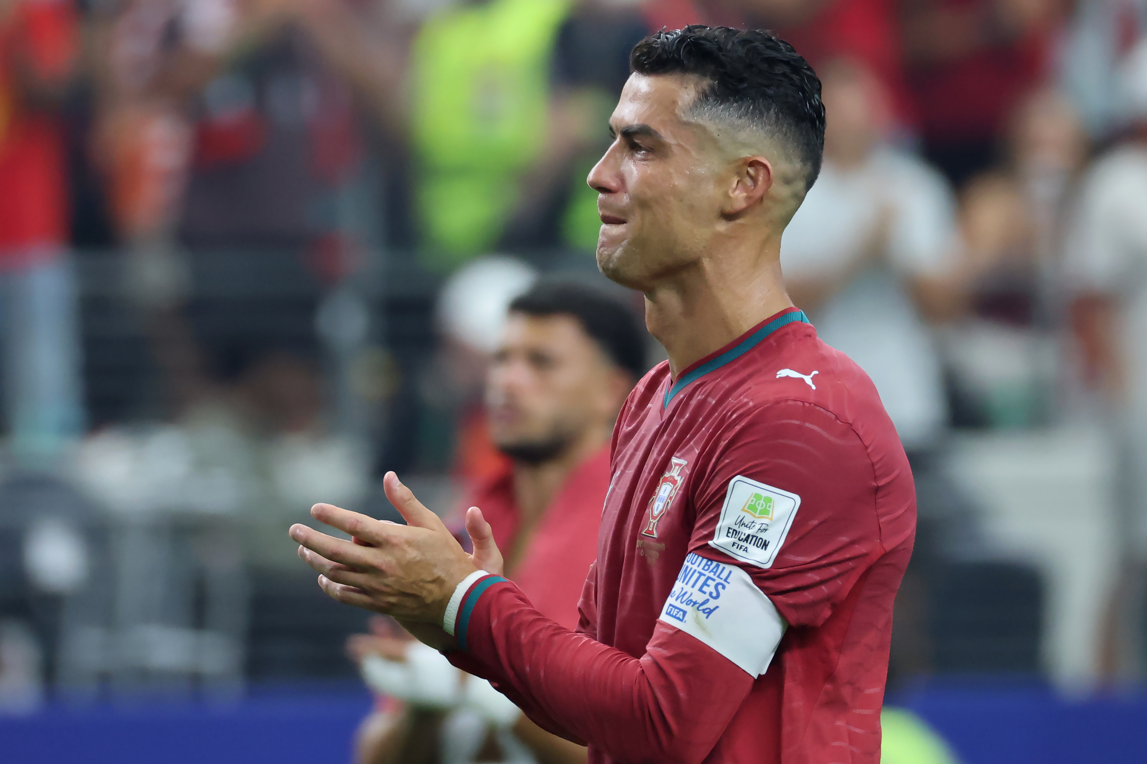 AMDEP8417. ARLINGTON (ESTADOS UNIDOS), 06/07/2026.- Cristiano Ronaldo de Portugal llora este lunes, al finalizar un partido de los octavos de final del Mundial de la FIFA 2026 entre Portugal y España en el estadio AT&T en Arlington (Estados Unidos). EFE/ Lavandeira Jr