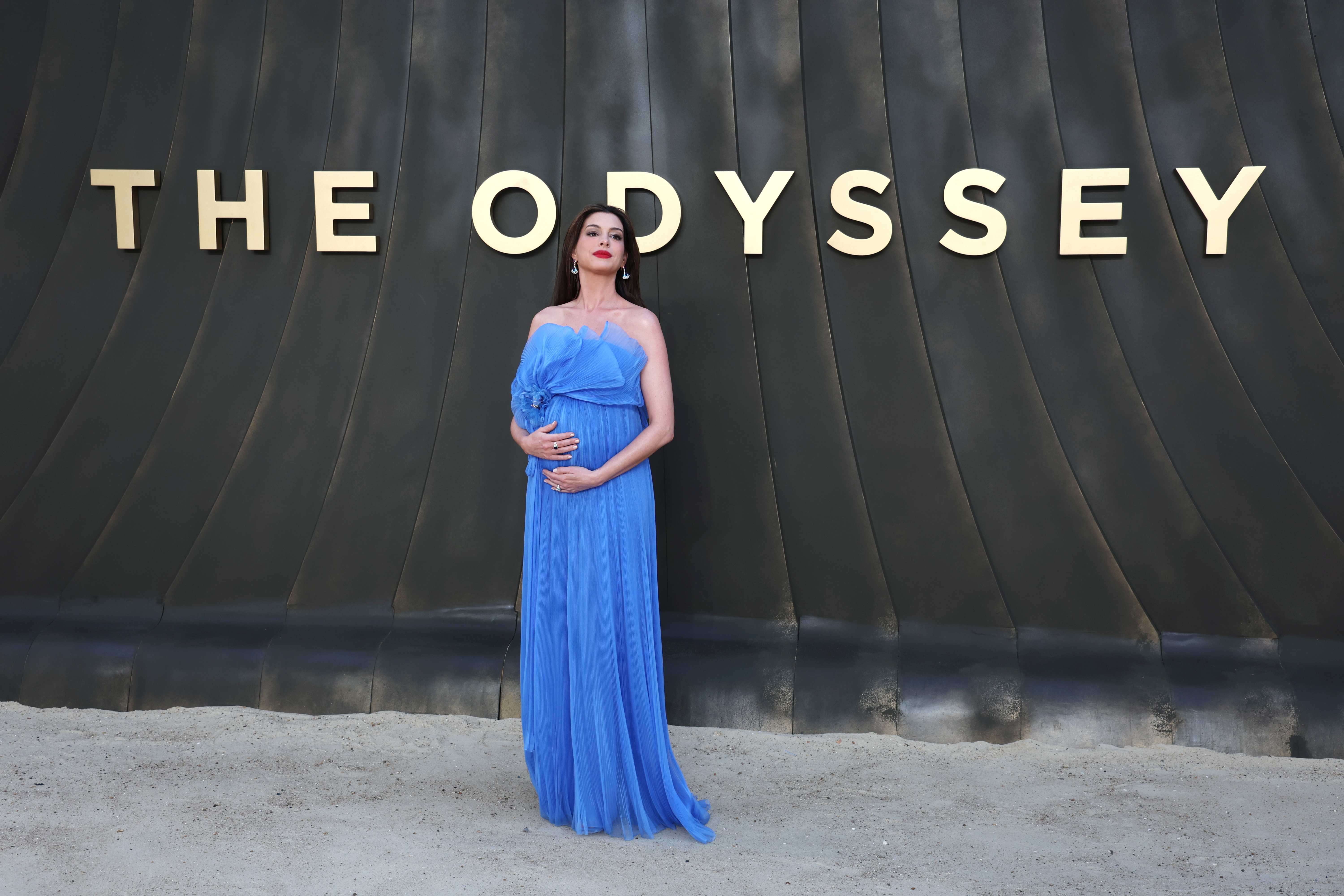 LONDON (United Kingdom), 06/07/2026.- US actor and cast member Anne Hathaway attends the world premiere of 'The Odyssey' at the Odeon Leicester Square in London, Britain, 06 July 2026. The movie will be released on 17 July 2026. (Cine, Reino Unido, Londres) EFE/EPA/ANDY RAIN