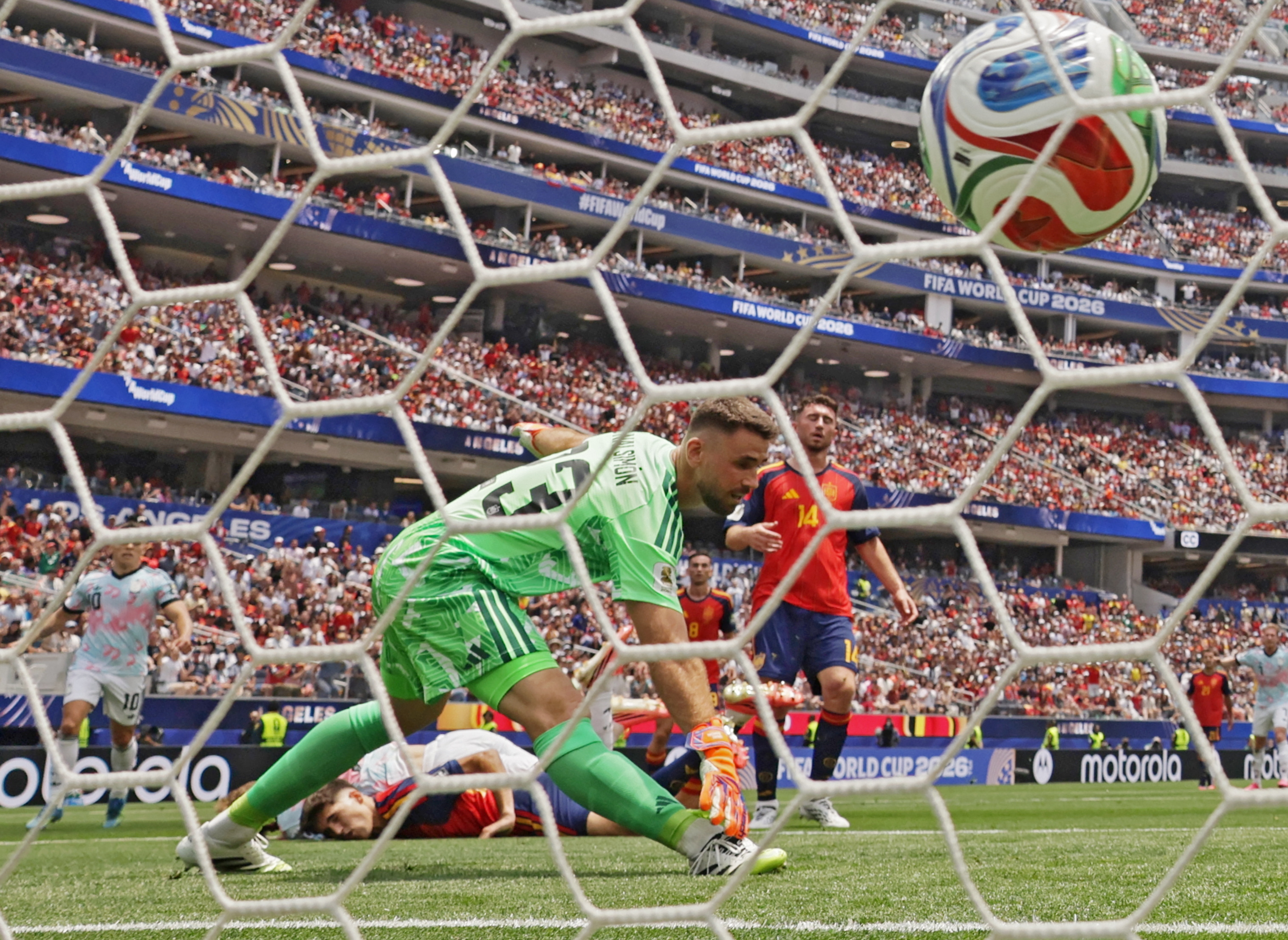 Mundial 2026: Charles De Ketelaere acaba con el récord histórico de imbatibilidad de Unai Simón