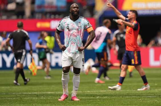 INGLEWOOD (United States), 10/07/2026.- Romelu Lukaku of Belgium stands dejected after losing the FIFA World Cup 2026 quarterfinals match Spain against Belgium, in Los Angeles, USA, 10 July 2026. (Bélgica, España) EFE/EPA/SCOTT STRAZZANTE