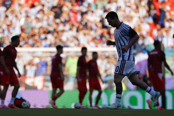 KANSAS CITY (United States), 11/07/2026.- Lionel Messi of Argentina warms up ahead of the FIFA World Cup 2026 quarterfinals match Argentina vs Switzerland, in Kansas City, Missouri, USA, 11 July 2026. (Suiza) EFE/EPA/CHRISTOPHER NEUNDORF