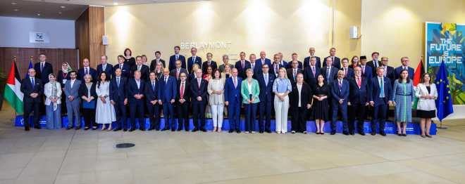 BRUSSELS (Belgium), 13/07/2026.- Participants at the Palestine Donor Group meeting pose for a photo after the signature ceremony of the contribution to the PEGASE mechanism by European Commissioner for Mediterranean Dubravka Suica and Prime Minister of the Palestinian Authority Mohammad Mustafa in Brussels, Belgium, 13 July 2026. The European Commission held the second meeting of the Palestine Donor Group (PDG), which resulted in increasing the financial pledges through the Palestinian-European Mechanism for the Management of Socio-Economic Aid (PEGASE) mechanism, and the launch of the Team Gaza Initiative. (Bélgica, Bruselas) EFE/EPA/OLIVIER MATTHYS