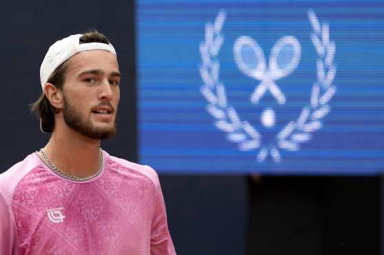 Gstaad (Switzerland), 13/07/2026.- Kilian Feldbausch o Switzerland in action against Miomir Kecmanovic of Serbia at the Swiss Open tennis tournament in Gstaad, Switzerland, 13 July 2026. (Tenis, Suiza) EFE/EPA/PETER SCHNEIDER