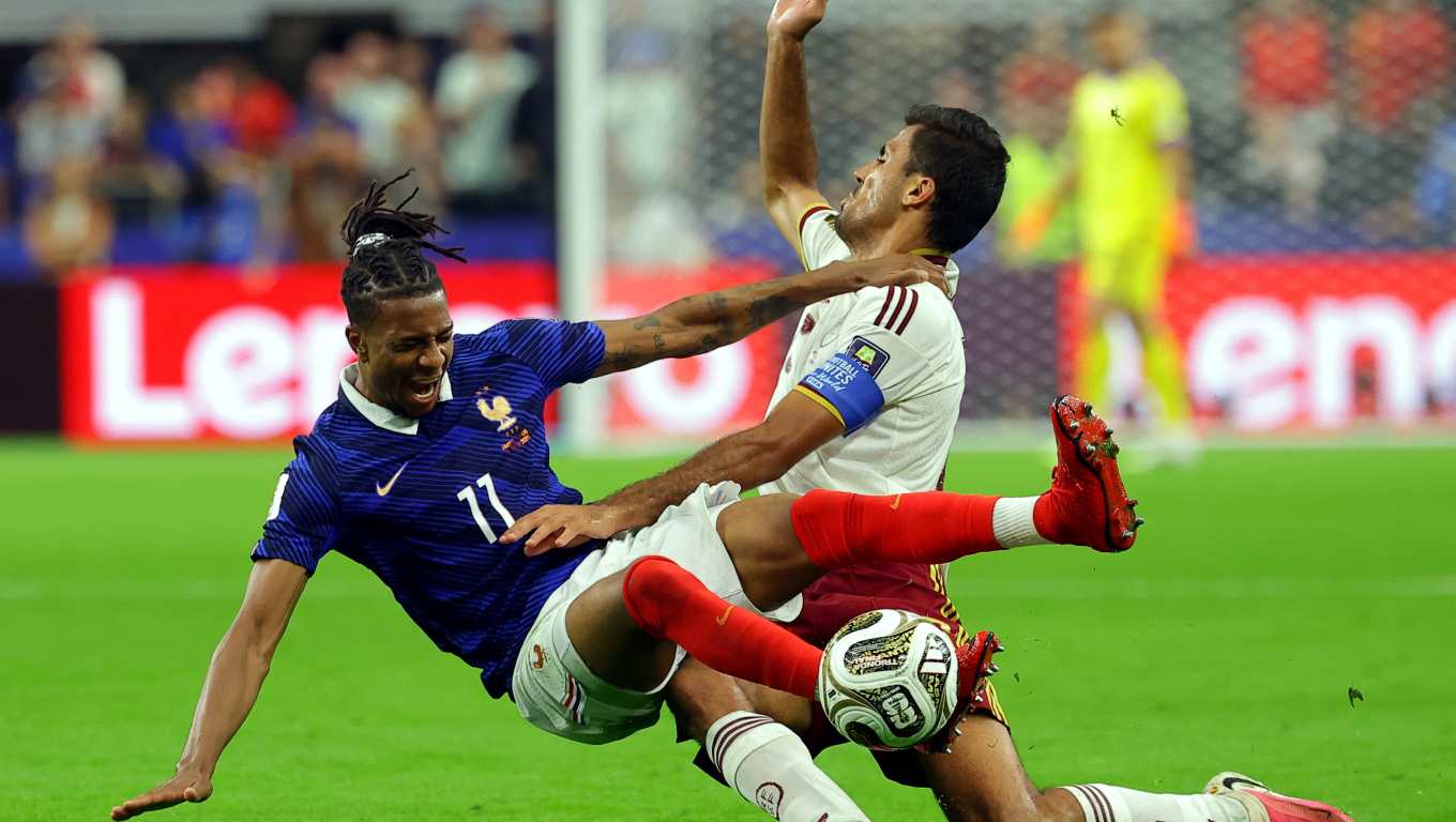 DALLAS (United States), 14/07/2026.- Michael Olise of France (L) and Rodri of Spain in action during the FIFA World Cup 2026 semifinals match France against Spain, in Dallas, USA, 14 July 2026. (Francia, España) EFE/EPA/CHRISTOPHER NEUNDORF