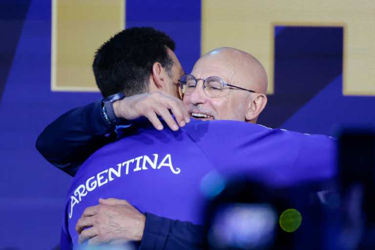 Los récords que buscan Scaloni y De la Fuente en la final del Mundial 2