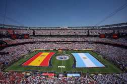GR3019. NUEVA JERSEY (ESTADOS UNIDOS), 19/07/2026.-  Fotografía de acto protocolario este domingo, previo al partido de la final del Mundial de la FIFA 2026 entre España y Argentina en el estadio MetLife en Nueva Jersey (Estados Unidos). EFE/ Omar Alonso