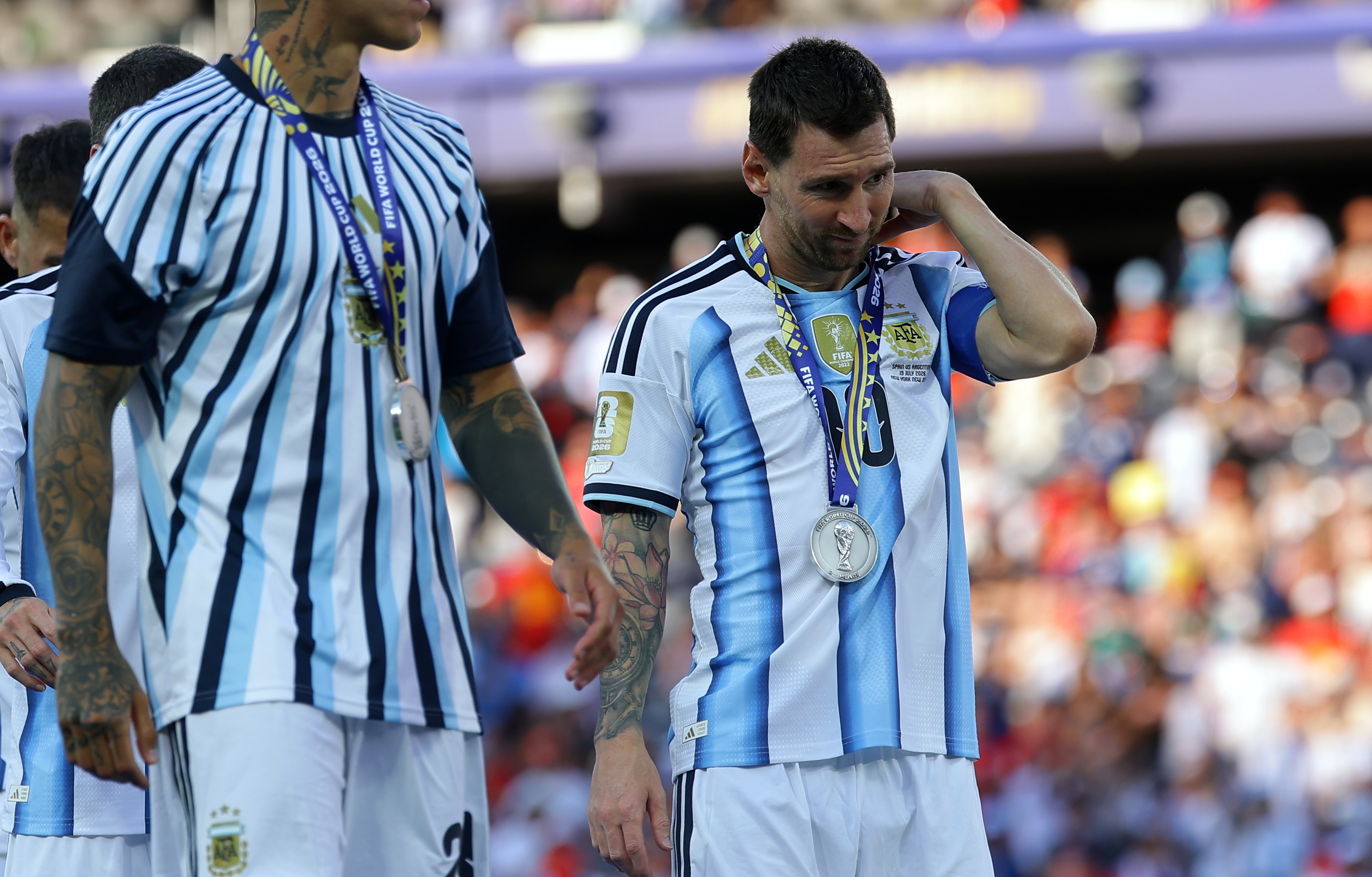 Lionel Messi después de perder la final del Mundial 2026 ante España. (Foto Prensa Libre: EFE/EPA/CHRISTOPHER NEUNDORF).