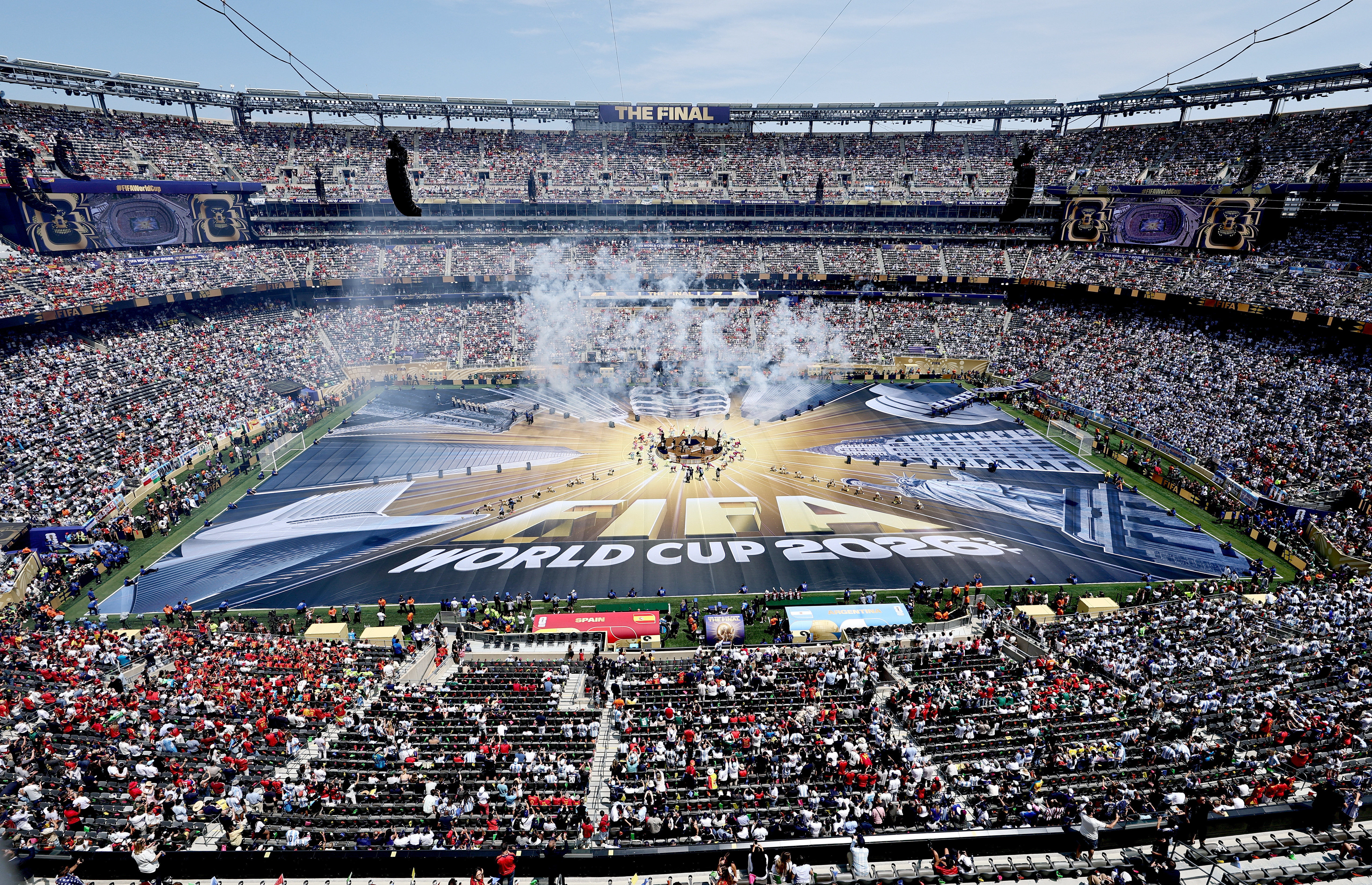 Bailarines amenizan la ceremonia de clausura del Mundial FIFA 2026, en Nueva Jersey. EE.UU. (Foto Prensa Libre: EFE)'