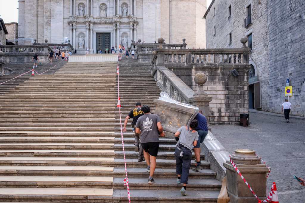 Enredados: Disney convierte el centro histórico de Girona en un set de filmación para el nuevo live-action