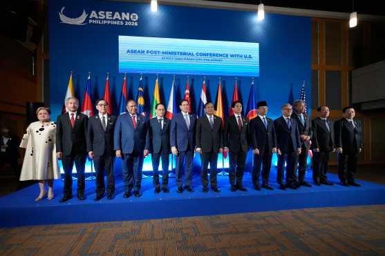 PASAY (Philippines), 21/07/2026.- US Secretary of State Marco Rubio, (6-L) poses for a group photo during the ASEAN Post Ministerial Conference with the United States on the sidelines of the Association of Southeast Asian Nations (ASEAN) Foreign Ministers' Meeting in Pasay City, Metro Manila, Philippines, 22 July 2026. (Filipinas, Estados Unidos) EFE/EPA/AARON FAVILA / POOL