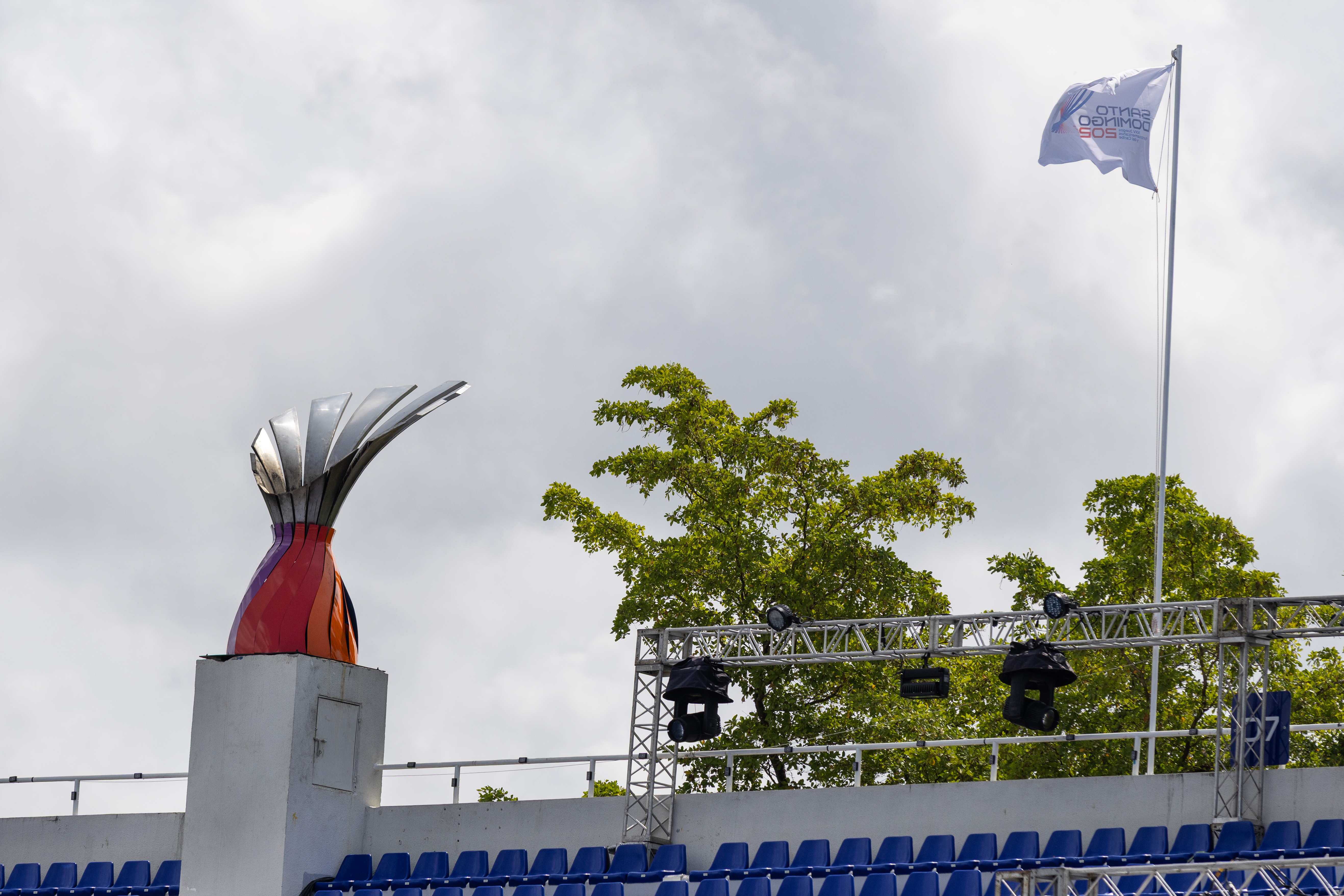 AME2164. SANTO DOMINGO (REPÚBLICA DOMINICANA), 23/07/2026.- Fotografía que muestra este jueves, el pebetero que será encendido durante la ceremonia inaugural de los XXV Juegos Centroamericanos y del Caribe en Santo Domingo (República Dominicana). Según cuenta la historia oficial, un pobre desempeño de México en el certamen de París 1924 despertó la iniciativa de la Sociedad Deportiva Mexicana, que convocó a sus pares de la región para organizar dos años después los primeros Juegos Centroamericanos y del Caribe.EFE/ Orlando Barría
