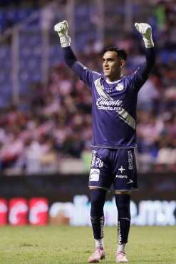 MEX9232. PUEBLA (MÉXICO), 31/07/2026.- Ricardo Gutiérrez de Puebla celebra un gol este viernes, en un partido de la Liga Mx entre Puebla y Guadalajara en el estadio Cuauhtémoc, en Puebla (México). EFE/ Hilda Ríos