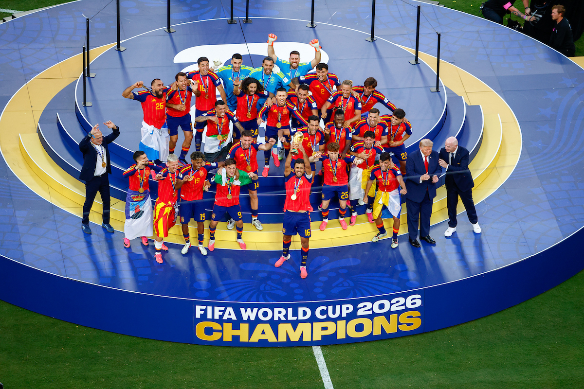 EAST RUTHERFORD, NEW JERSEY, USA. July 19th, 2026: The Spanish national team is seen being awarded, celebrating, and lifting the World Cup trophy after becoming the FIFA World Cup 2026 champions. (PHOTO BY STRAFFONIMAGES/ANTONIO RODRIGUEZ/MANDATORY CREDIT/EDITORIAL USE/NOT FOR SALE/NOT ARCHIVE)