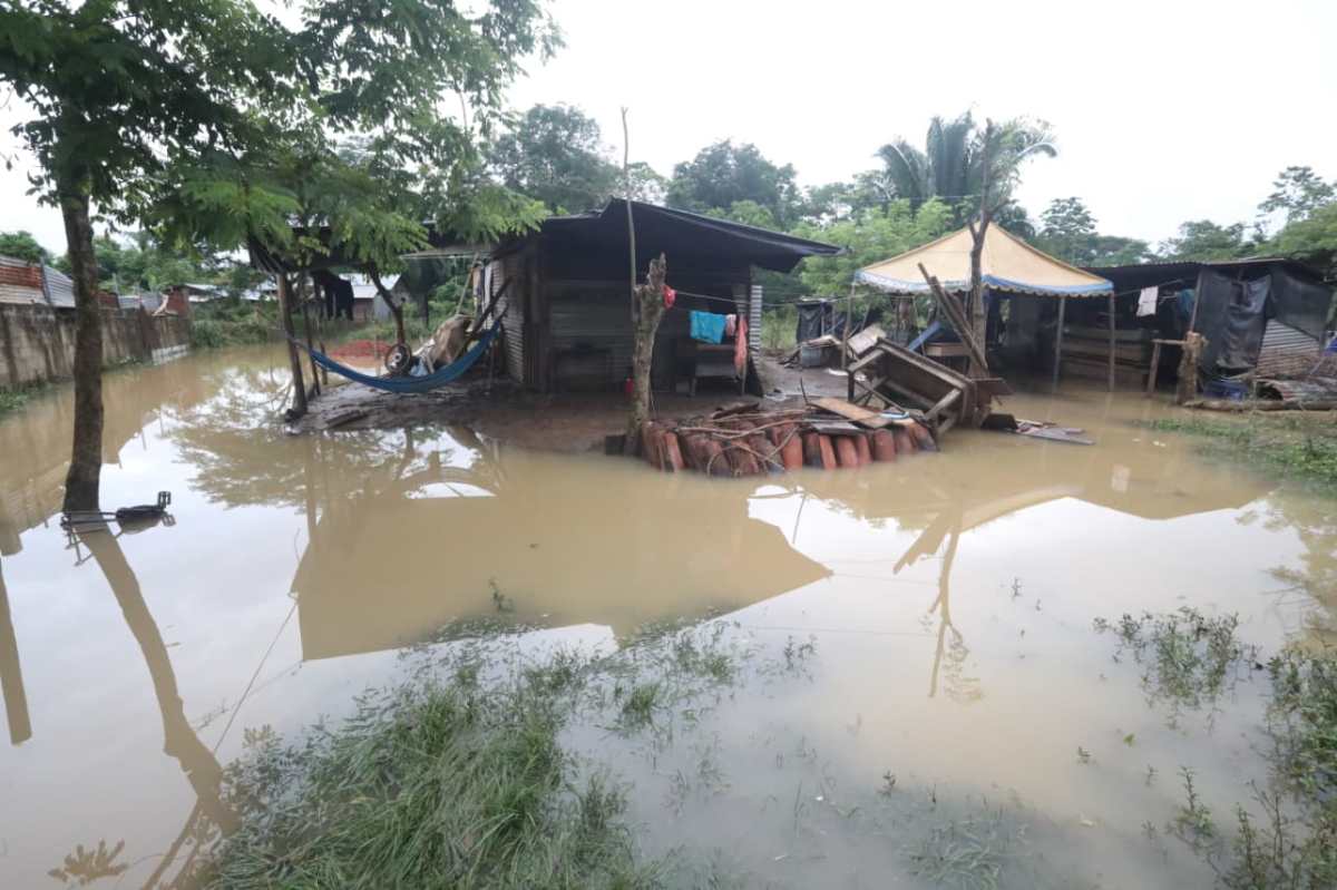 Unas 10 mil personas han resultado afectadas por inundaciones en Fray Bartolomé de las Casas, Alta Verapaz. (Foto Prensa Libre: Moisés Xec)
