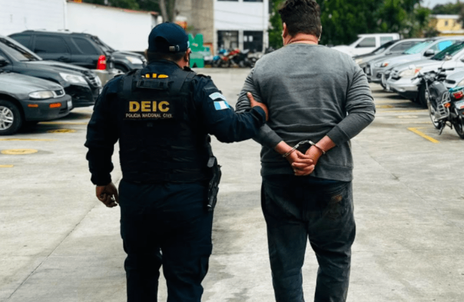 Operativos de la PNC en Mixco culminan con la captura de dos presuntos asesinos