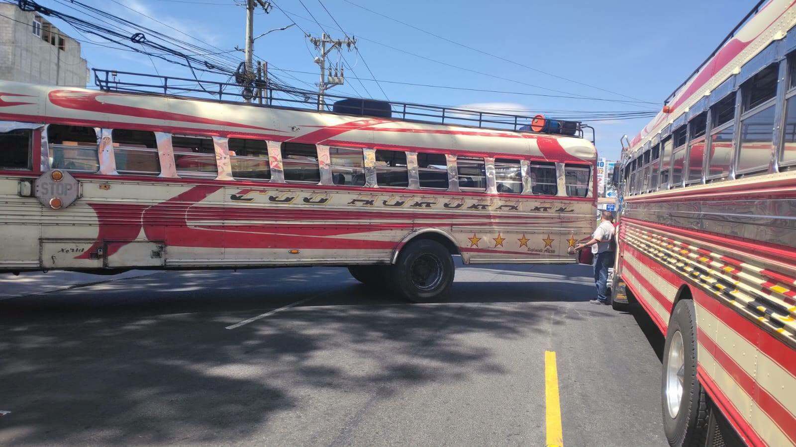 Bloqueo ruta a Villa Canales