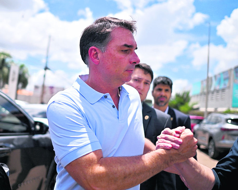El clan Bolsonaro atraviesa una crisis de cara a las elecciones.