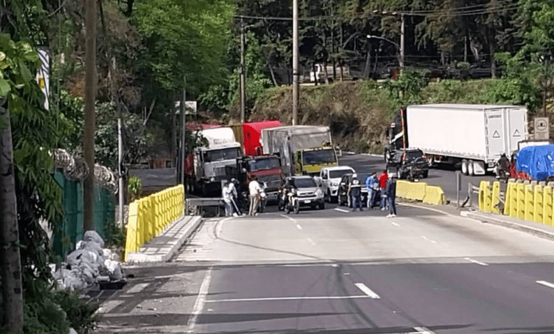 CARAVANA EN RUTA AL PACÍFICO