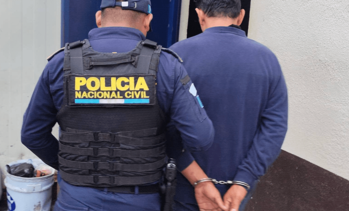 Detienen a hombre señalado de agredir con un cuchillo a su exesposa luego de una discusión