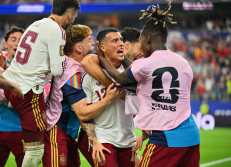 DALLAS (United States), 14/07/2026.- Pedro Porro of Spain celebrates scoring the 0-2 goal during the FIFA World Cup 2026 semifinals match France against Spain, in Dallas, USA, 14 July 2026. (Francia, España) EFE/EPA/SAM WASSON