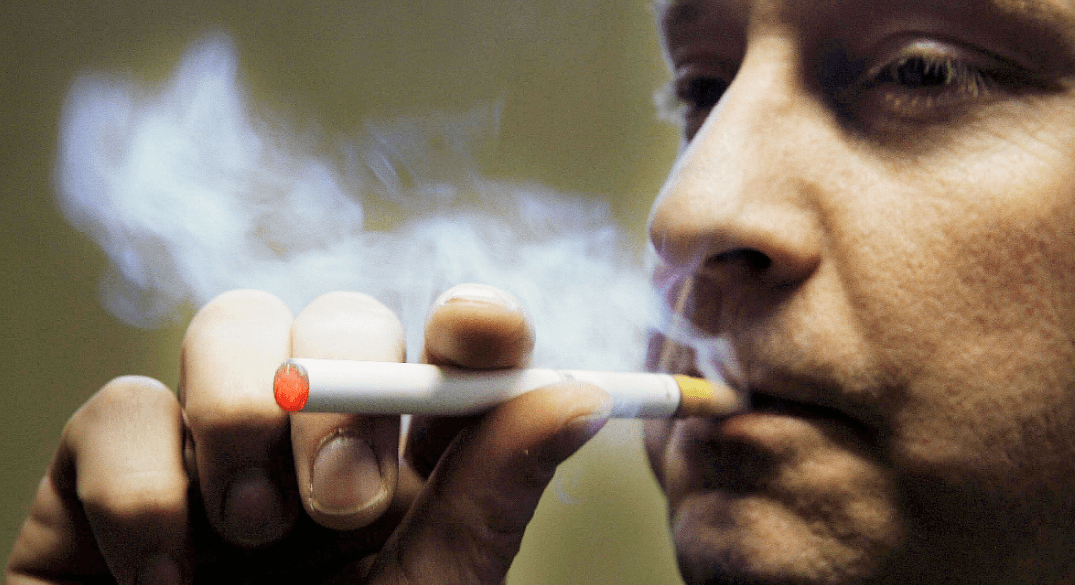 Cómo funciona el botón digital para denunciar incumplimientos a la ley de ambientes libres de humo de tabaco