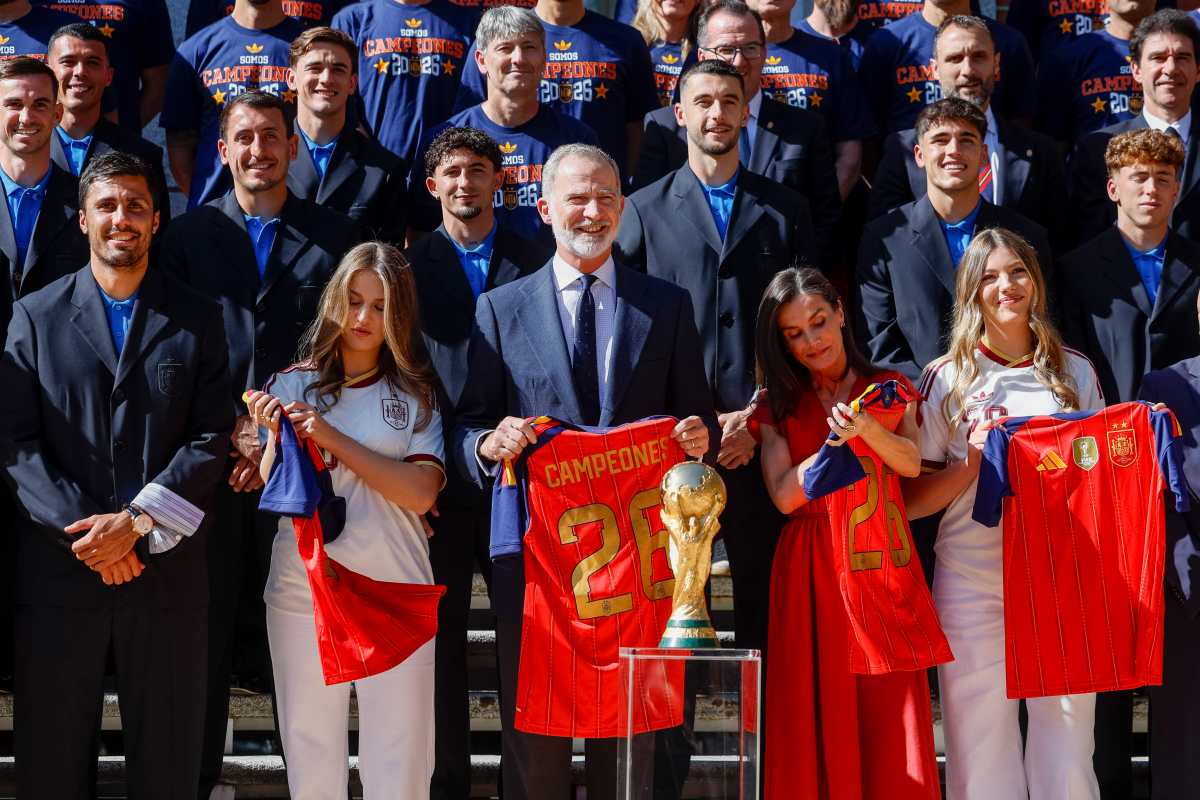 El misterio del número 26 de España: ¿Quién es el jugador español y por qué la familia real lo viste?