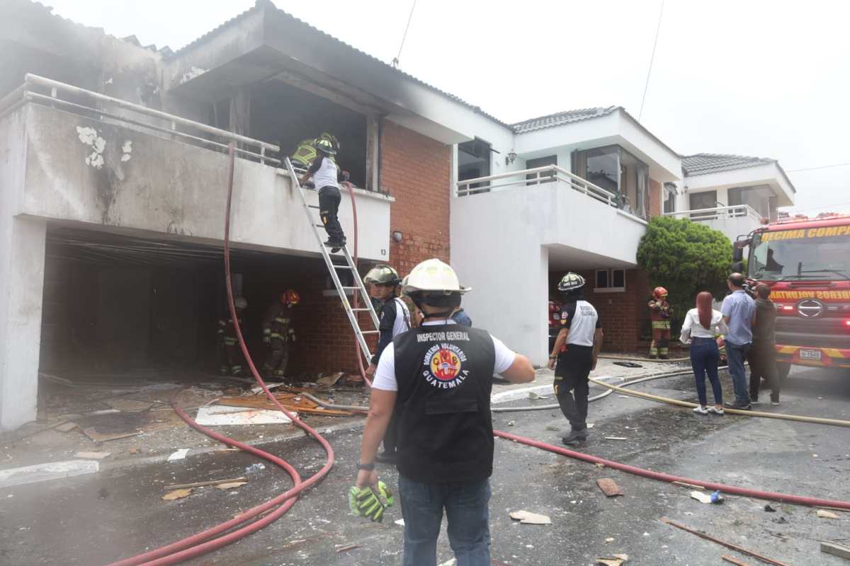 Muere hombre que habría provocado incendio en vivienda de donde sería desalojado en Mixco