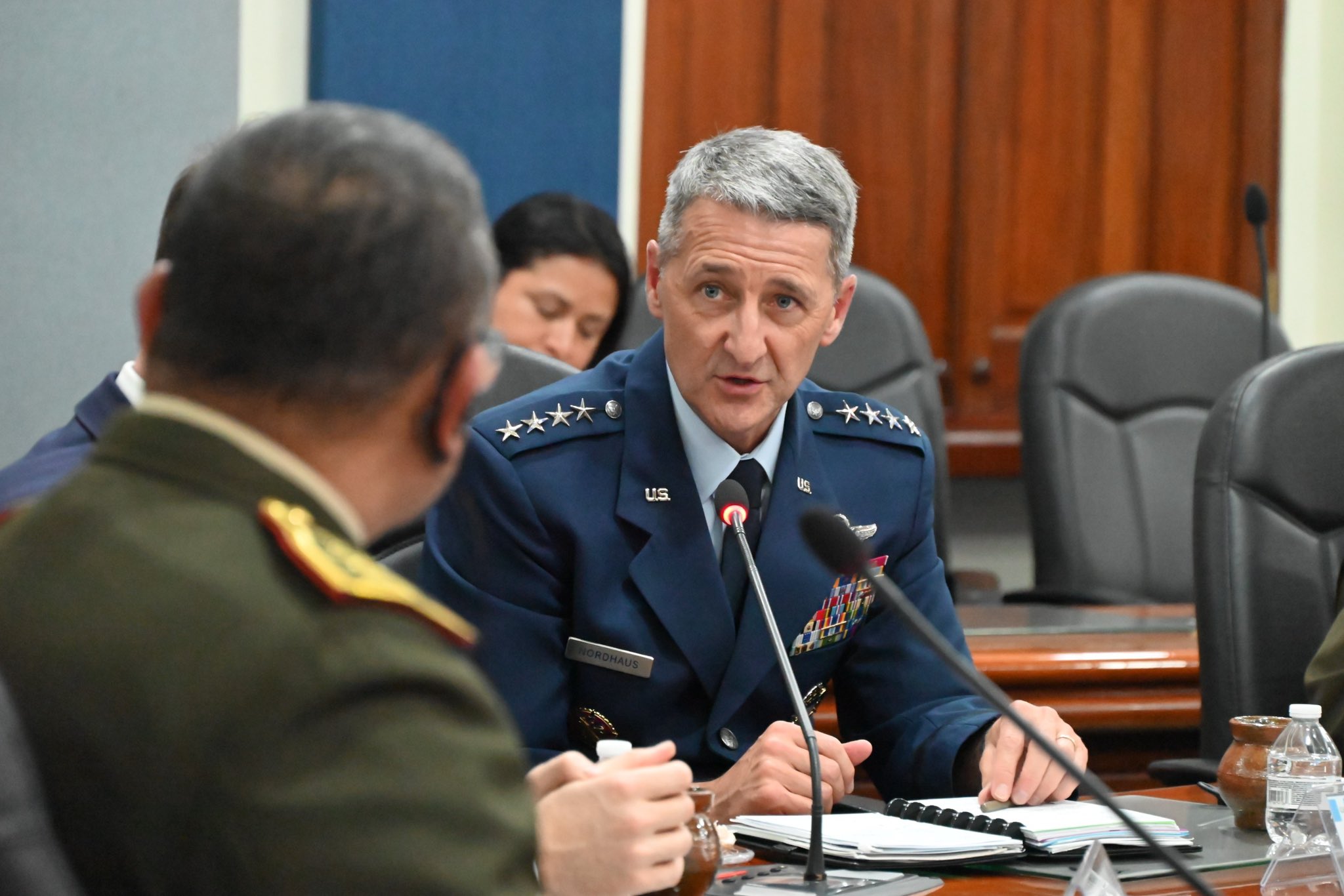 El general Steven Nordhaus y otros altos funcionarios militares de EE. UU. sostienen reuniones en Guatemala para fortalecer la cooperación bilateral en seguridad y defensa. (Foto Prensa Libre: Ejército de Guatemala)