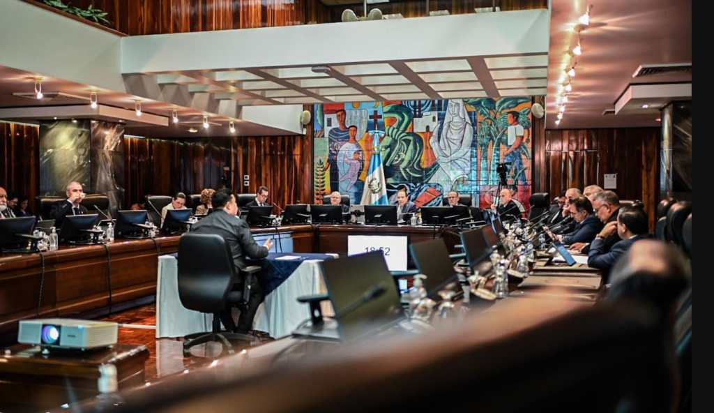La Junta Monetaria (JM) presentará el 10 de septiembre la terna para el nombramiento del nuevo superintendente de Bancos, quien ejercerá un período de cuatro años. (Foto Prensa Libre: Cortesia)