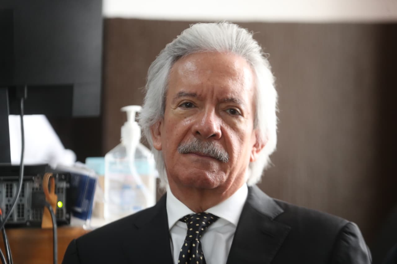 Jose Rubén Zamora solicita salir del país por motivos de salud