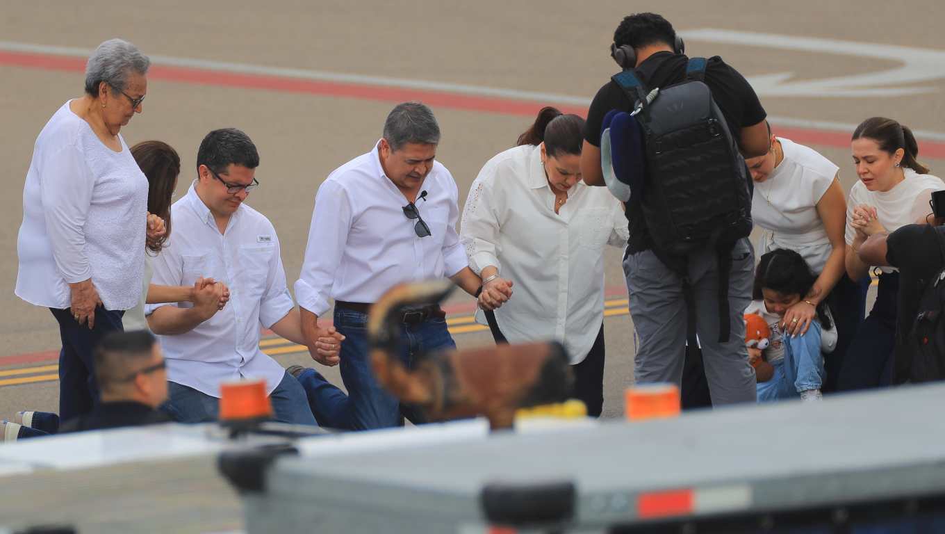 Juan Orlando Hernández vuelve a Honduras para enfrentar la Justicia tras indulto en EE.UU.