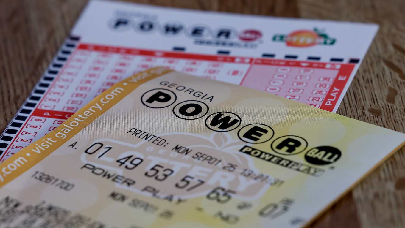 El premio mayor de la lotería Powerball asciende a 1.100 millones de dólares estadounidenses.