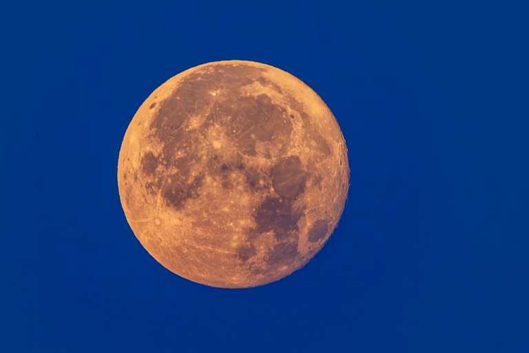 ¿A qué hora ver la Luna de Ciervo 2