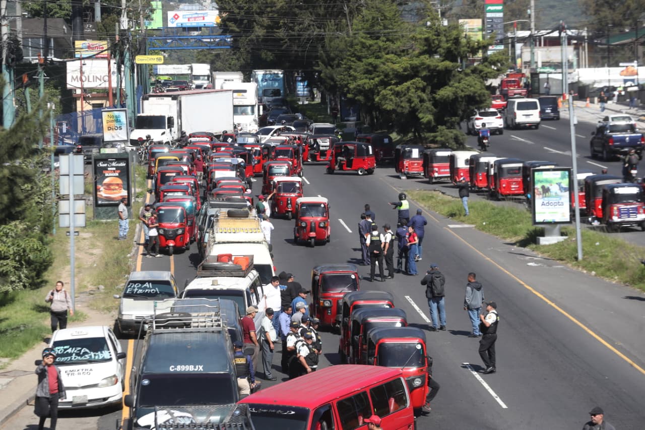 Cacif y cámaras empresariales exigen restablecer el tránsito ante bloqueos por el alza de los combustibles