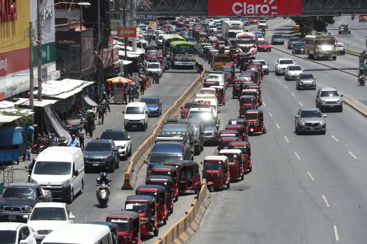 PROTESTAS ALZA COMBUSTIBLES'