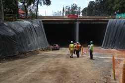 Corredor Verde, trabajadores inician la construccin de  paso subterrneo, en las instalaciones del Cejusa. 




Fotografa Esbin Garcia  27-07-26