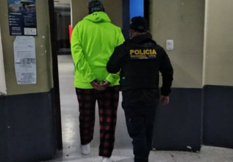 Capturan a supuesto prestamista colombiano por exigir cuotas bajo amenazas e intentar sobornar a la PNC