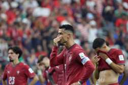 AMDEP8415. ARLINGTON (ESTADOS UNIDOS), 06/07/2026.- Cristiano Ronaldo (c) de Portugal llora este lunes, al finalizar un partido de los octavos de final del Mundial de la FIFA 2026 entre Portugal y España en el estadio AT&T en Arlington (Estados Unidos). EFE/ Lavandeira Jr