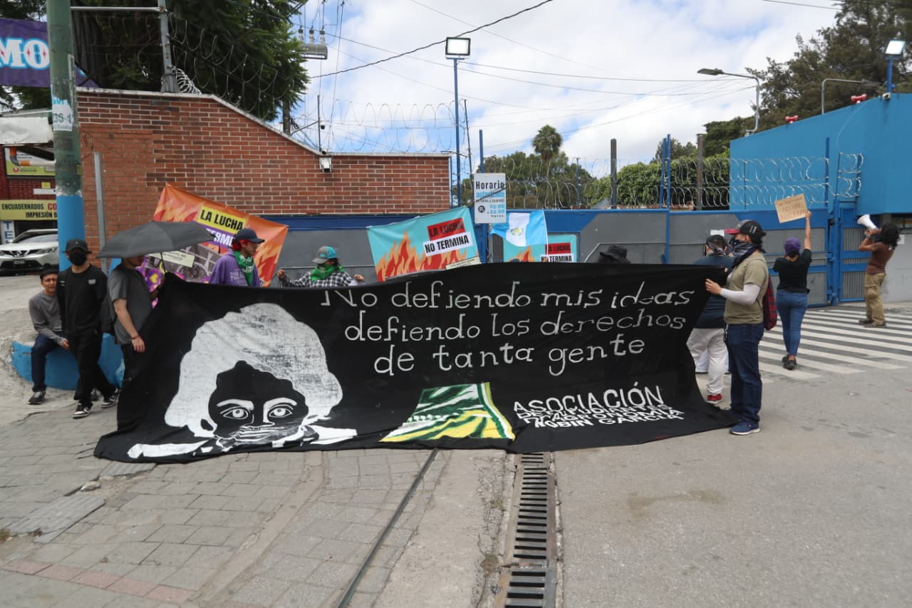 Walter Mazariegos asume su segundo mandato como rector de la Usac en medio de manifestaciones