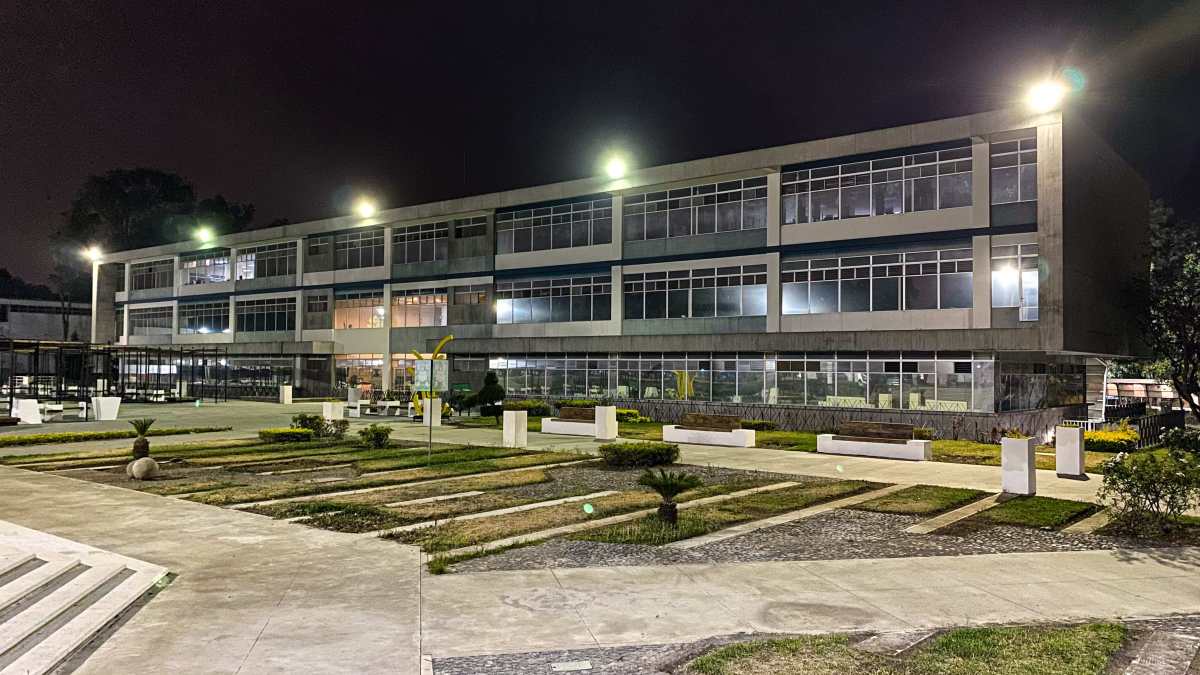 Estudiantes presentan documentos emitidos en 2026 que contradicen la versión de la Usac sobre sus registros