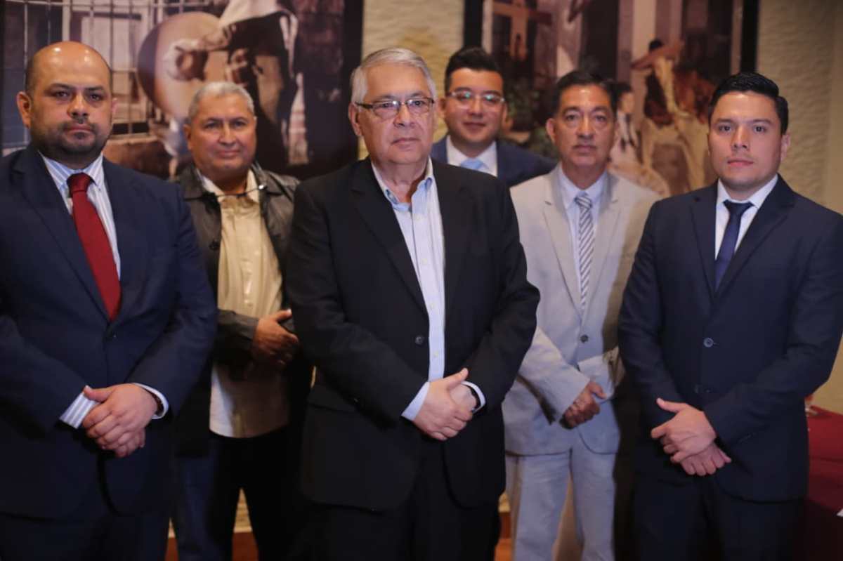 Transportistas advierten posible aumento al pasaje en buses extraurbanos por alza en combustibles