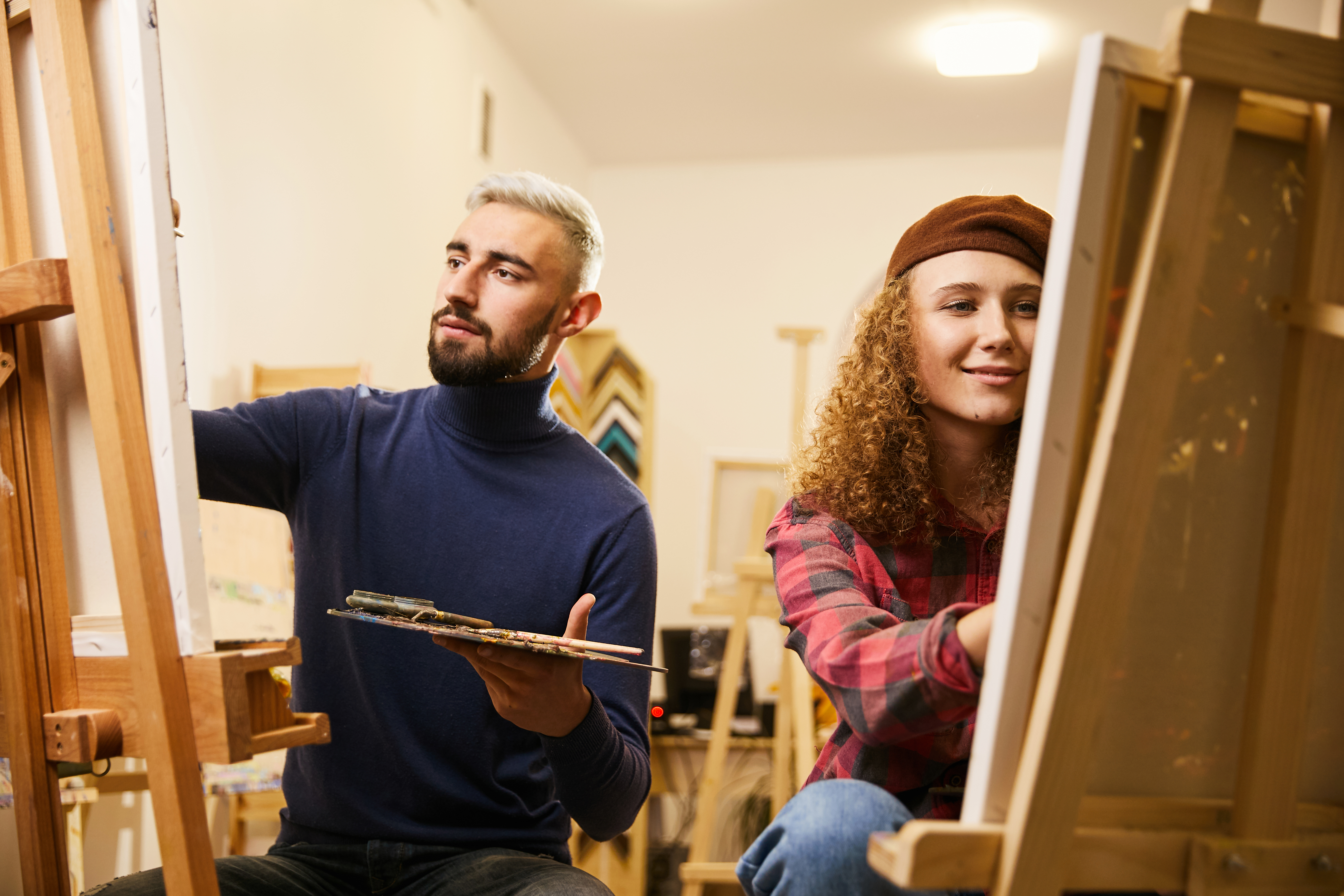 Taller de pintura en óleo: arte, gastronomía y aprendizaje se fusionan en la experiencia impartida por Rodolfo García