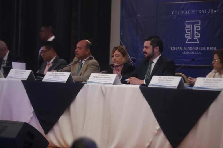 TSE investiga 15